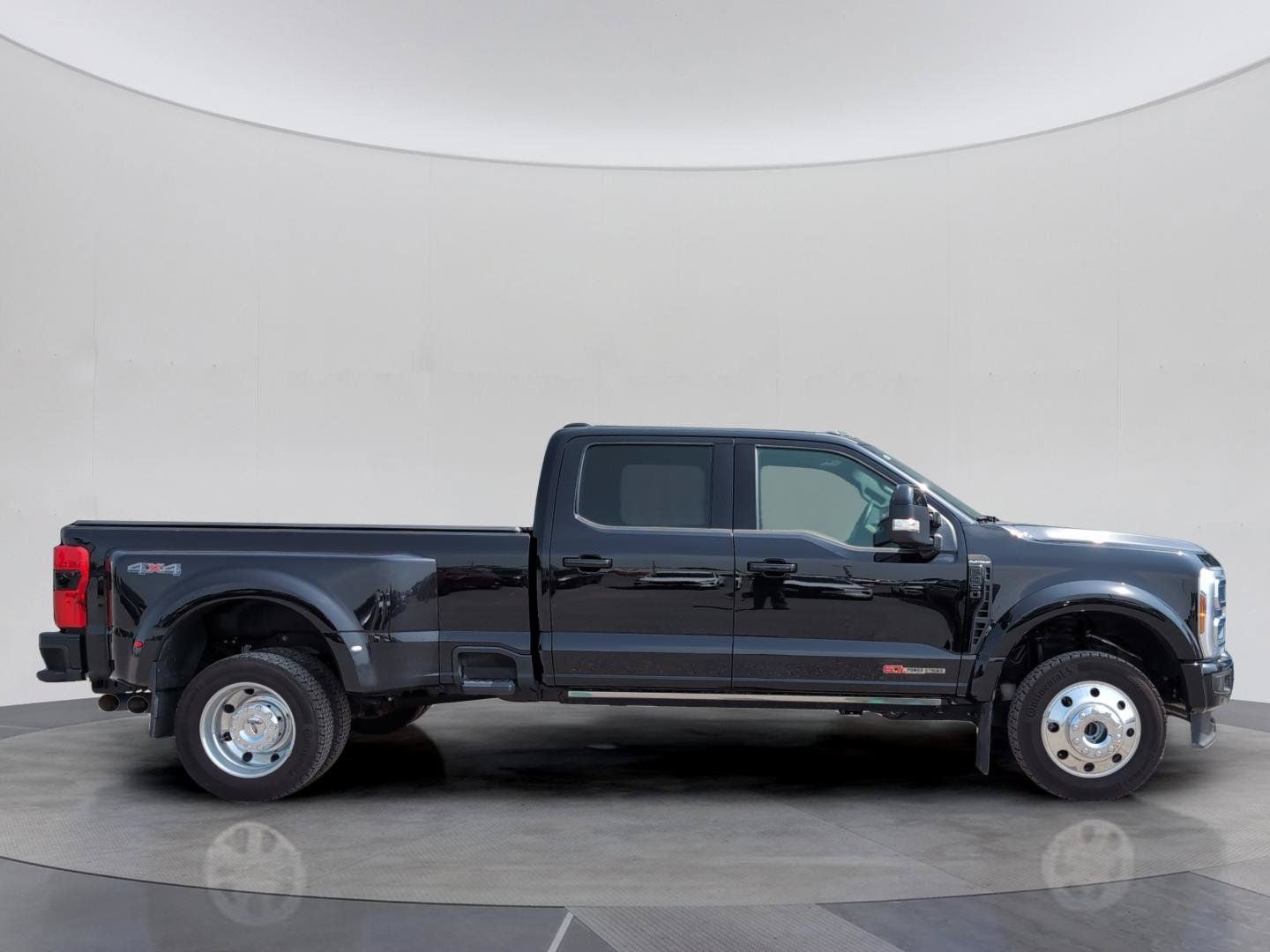 2026 Ford F-450SD Platinum DRW
