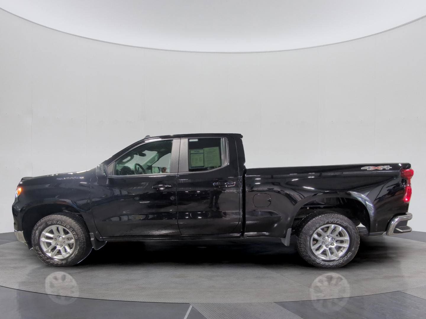 2024 Chevrolet Silverado 1500 LT LT1