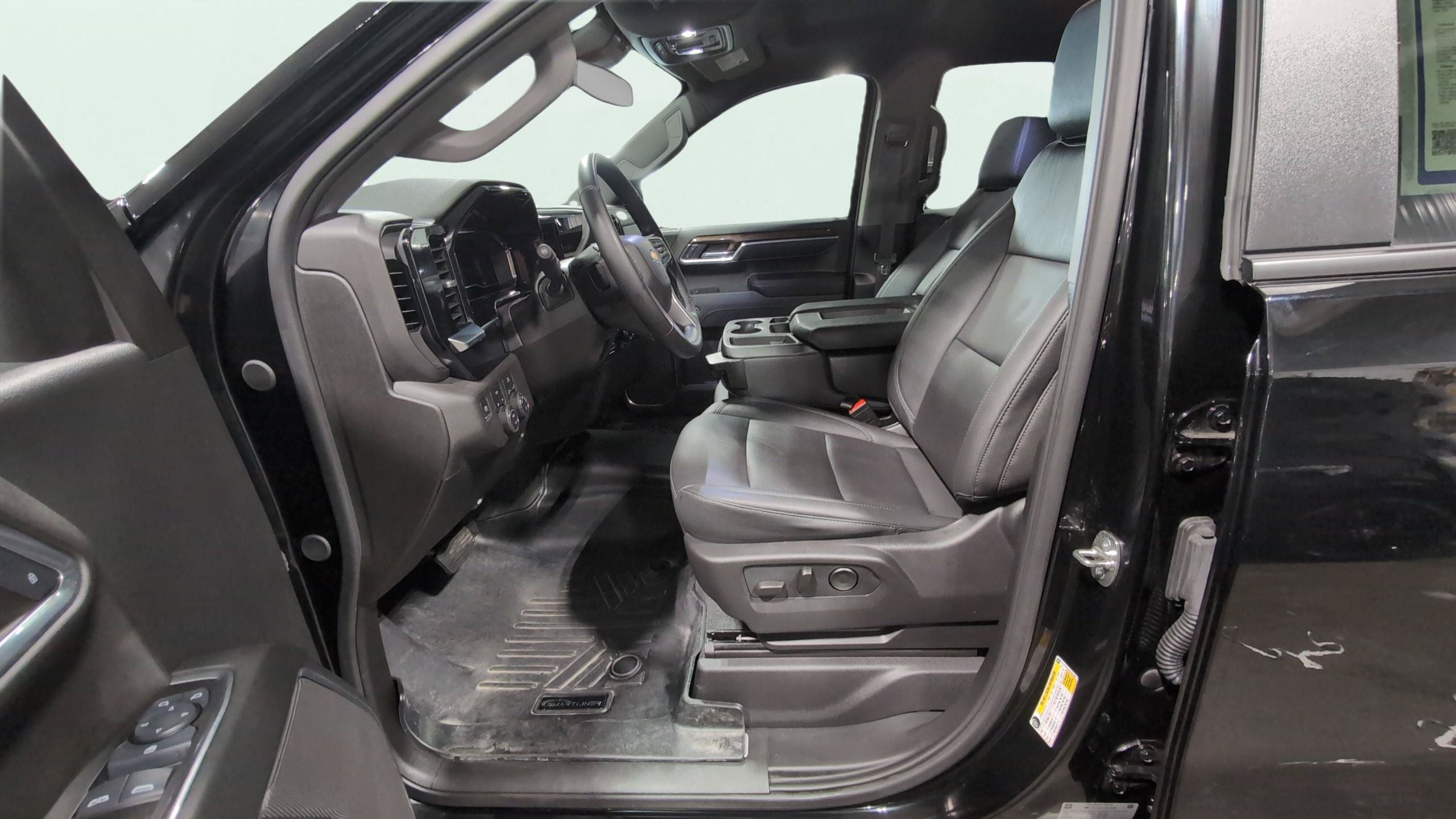 2024 Chevrolet Silverado 1500 LT LT1