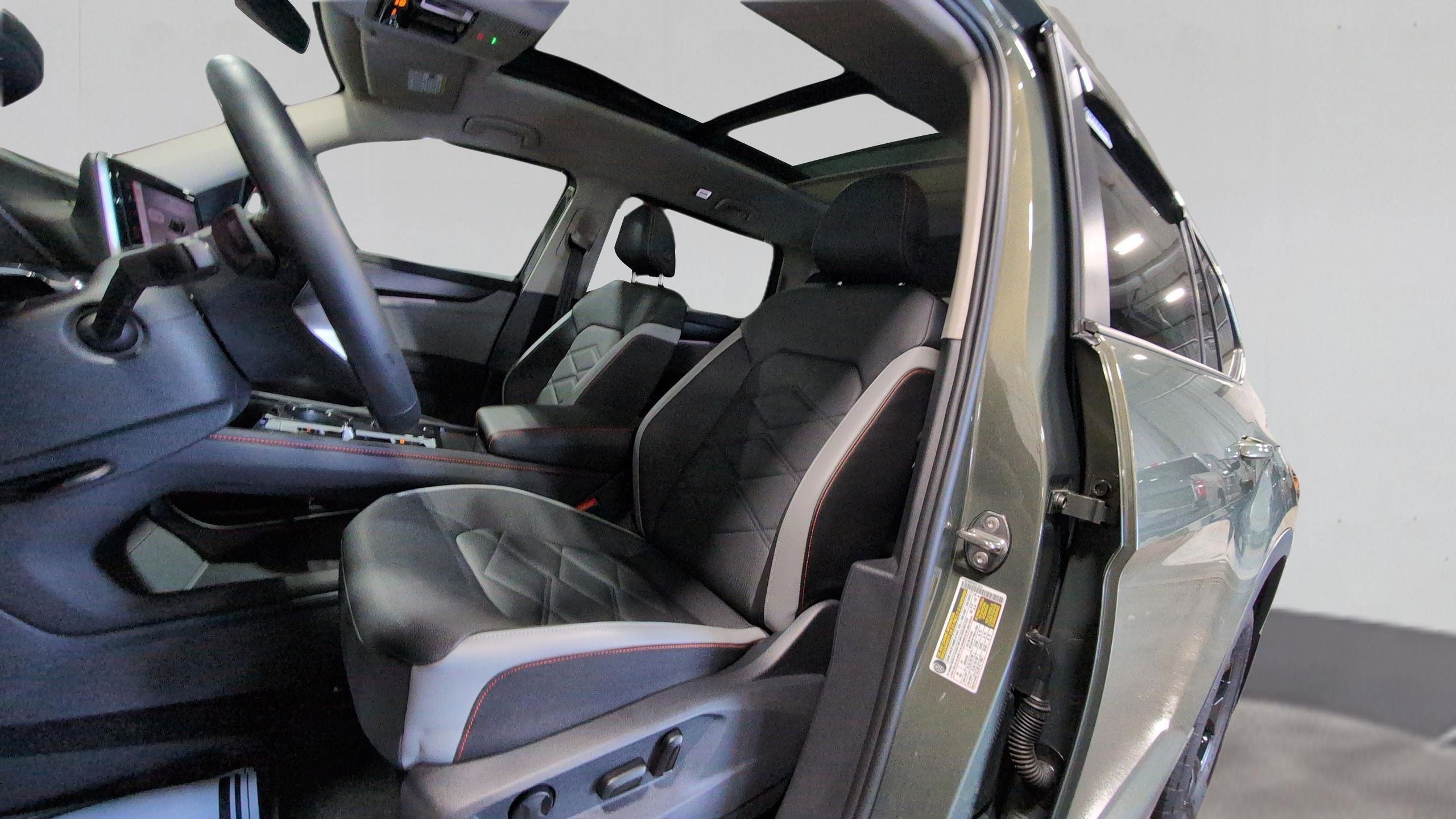 2025 Volkswagen Atlas 2.0T Peak Edition