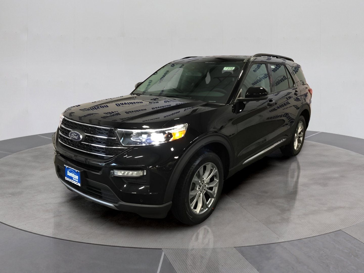 2024 Ford Explorer XLT 4WD's photo