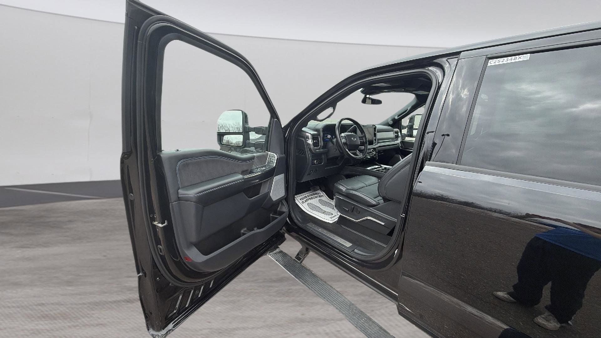 2025 Ford F-250SD Platinum