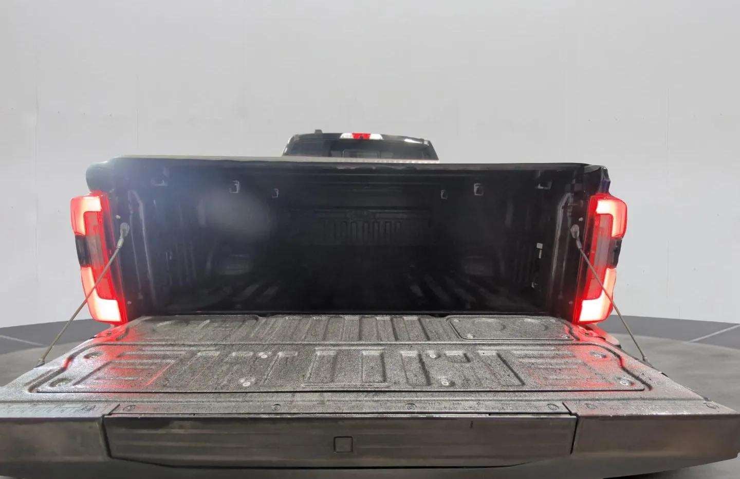 2025 Ford F-250SD Platinum