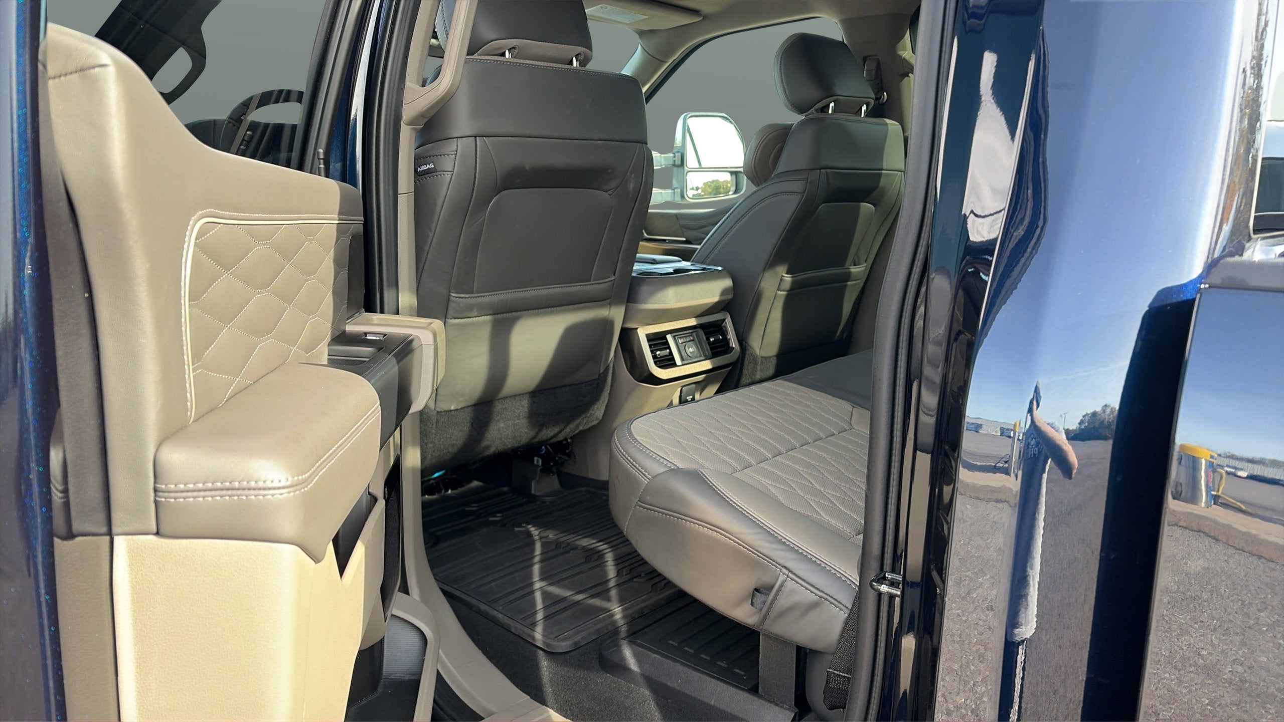 2025 Ford F-350SD Platinum