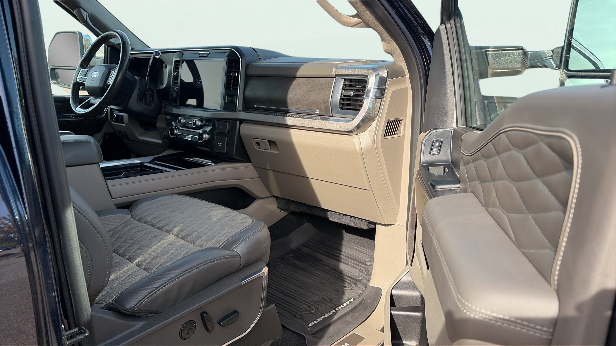 2025 Ford F-350SD Platinum