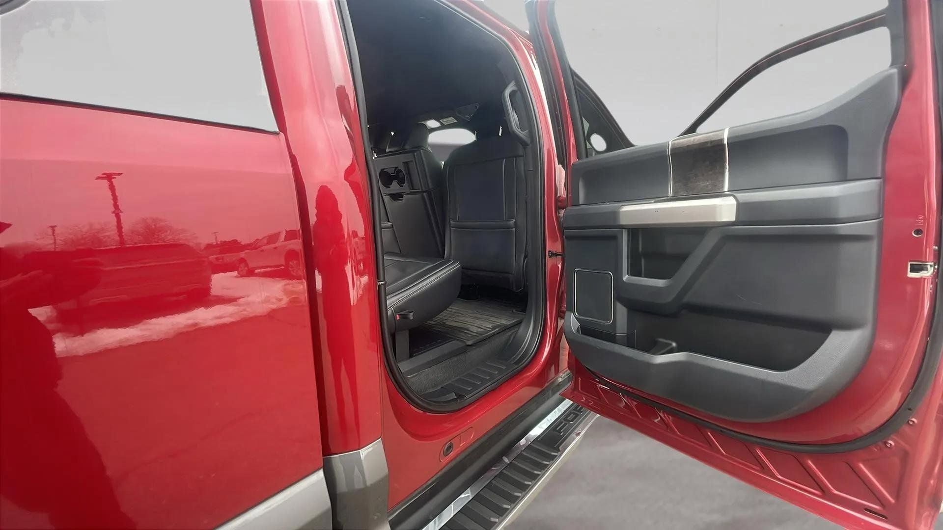 2022 Ford F-350SD Lariat