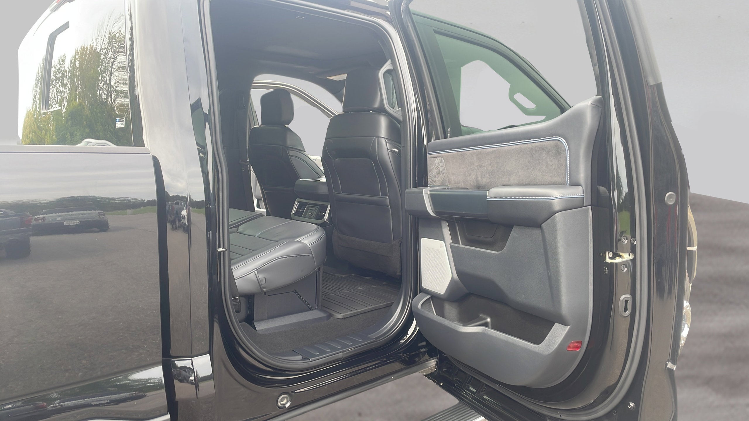 2025 Ford F-450SD Platinum DRW