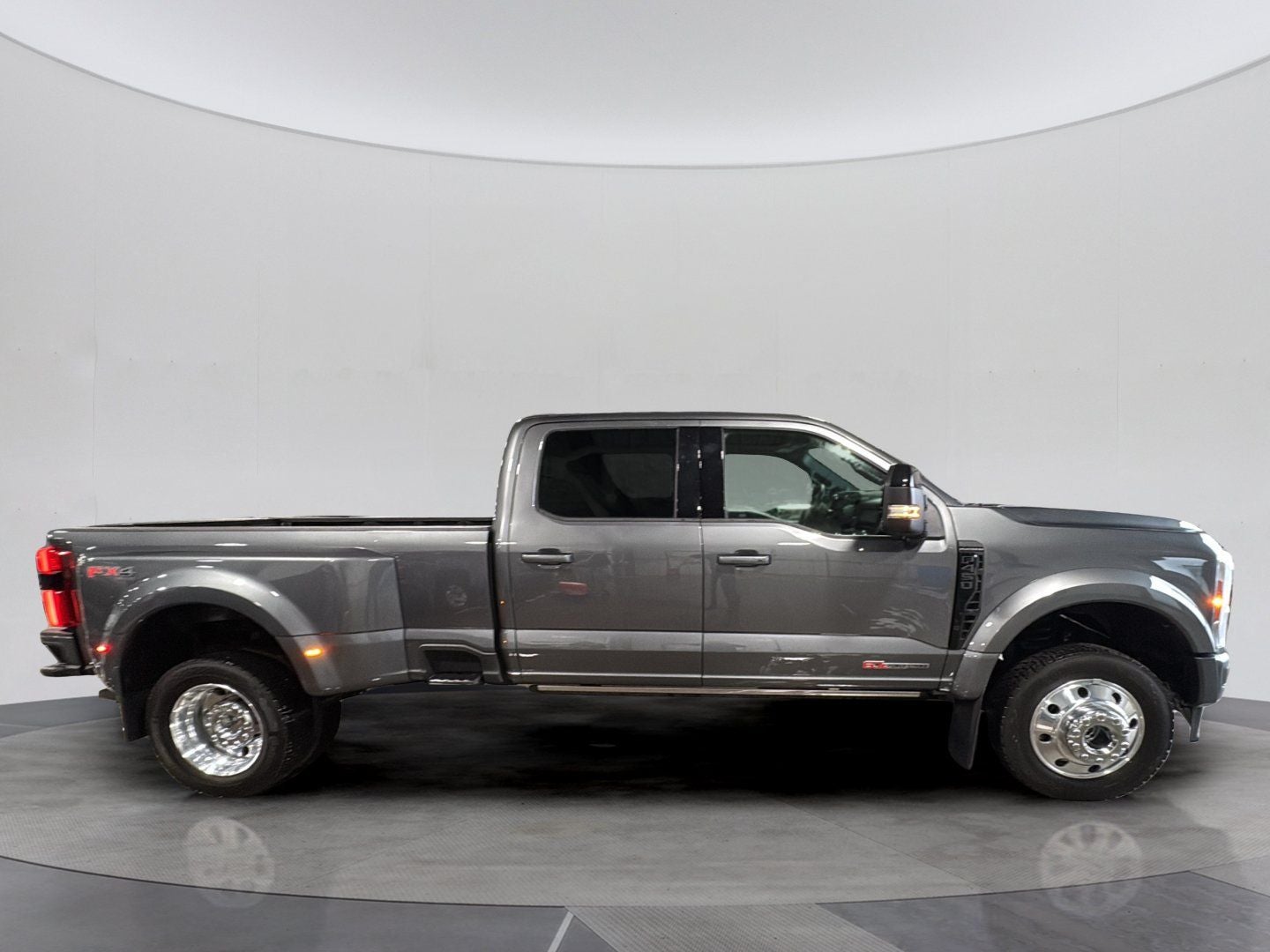 2026 Ford F-450SD Platinum DRW
