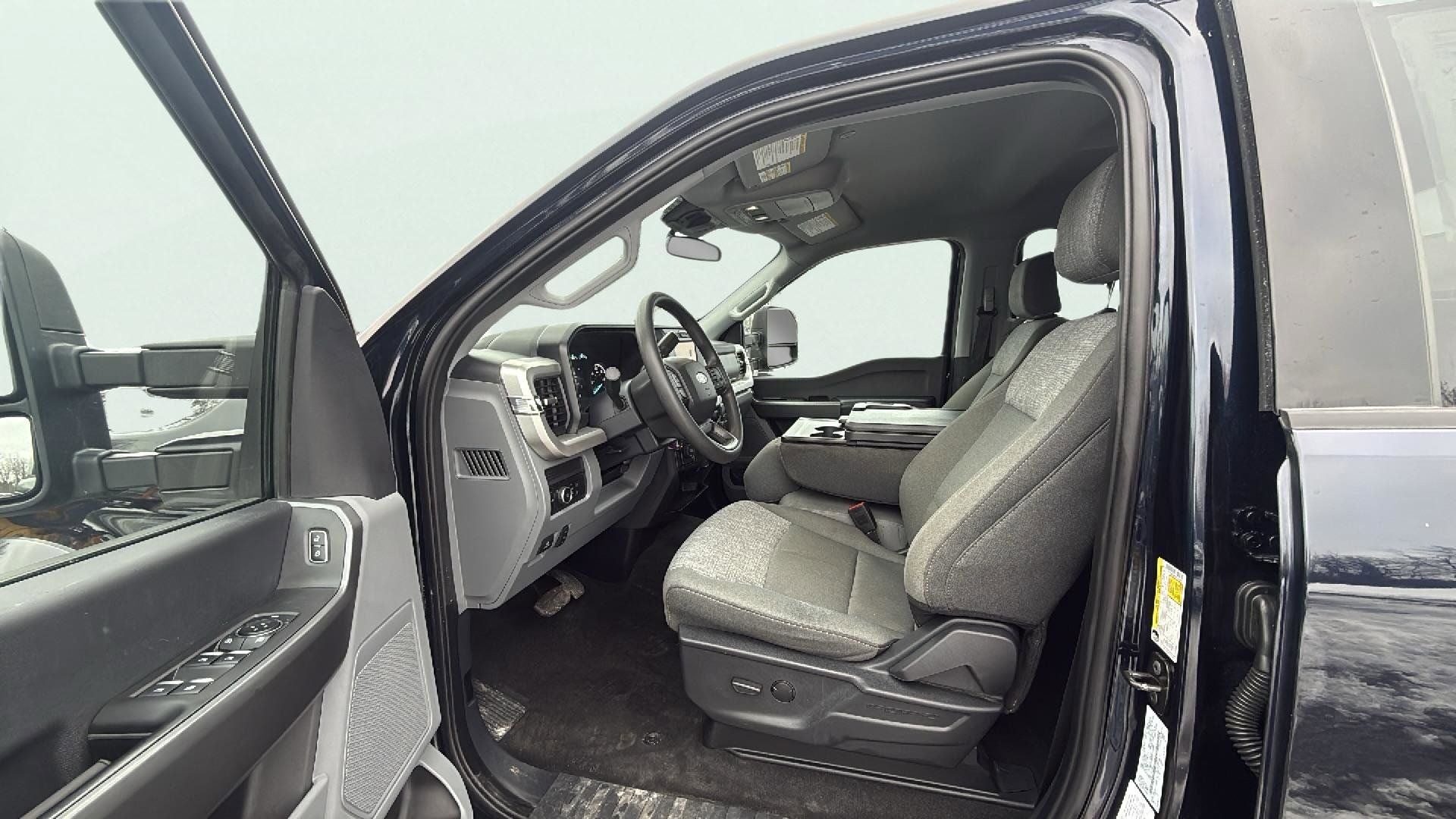 2025 Ford F-450SD XLT DRW