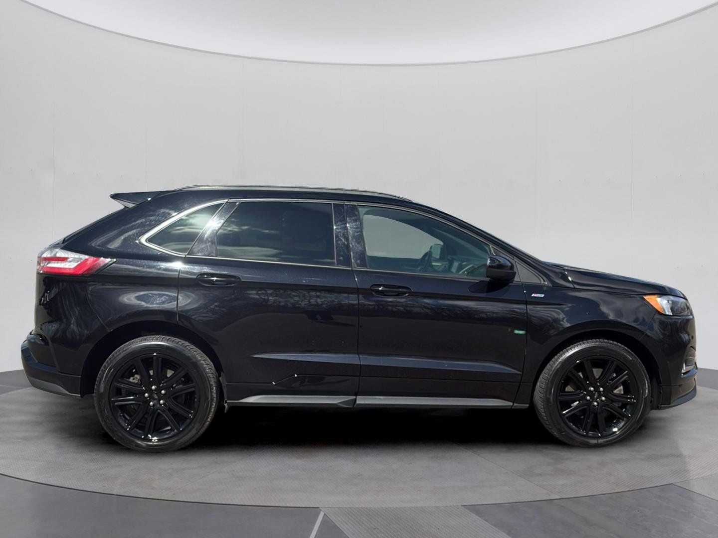 2022 Ford Edge ST Line