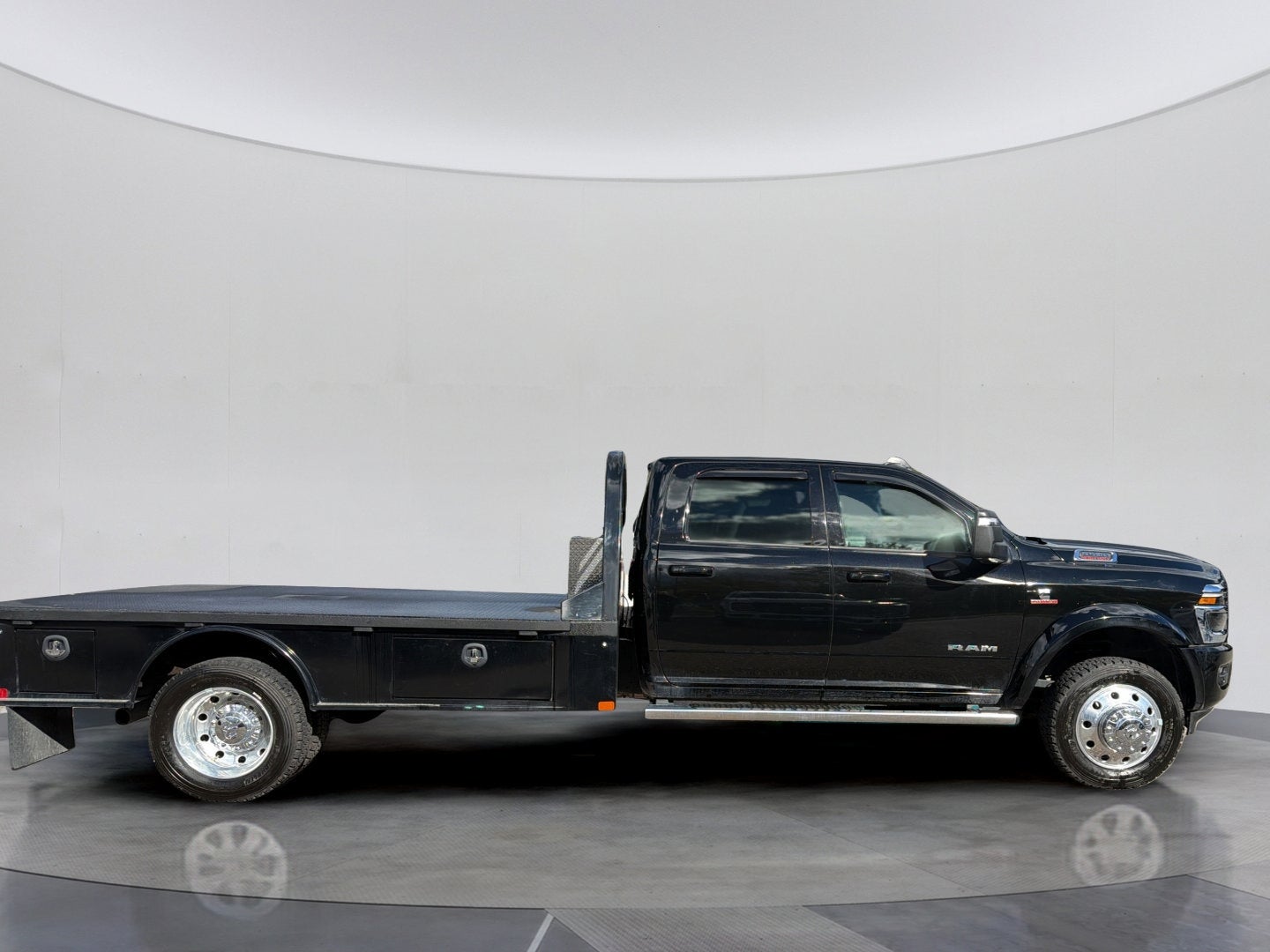 2026 RAM 5500HD Tradesman Flat Bed