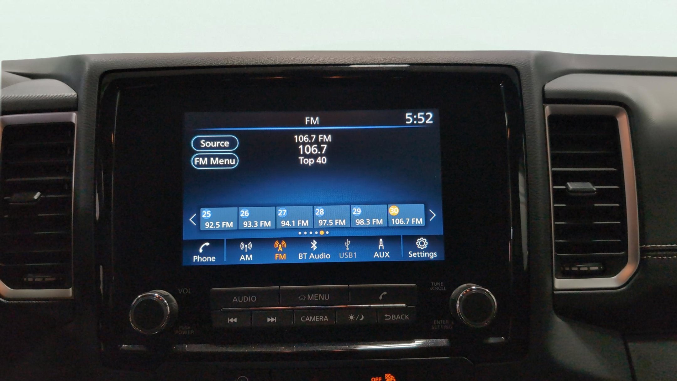 2024 Nissan Frontier SV