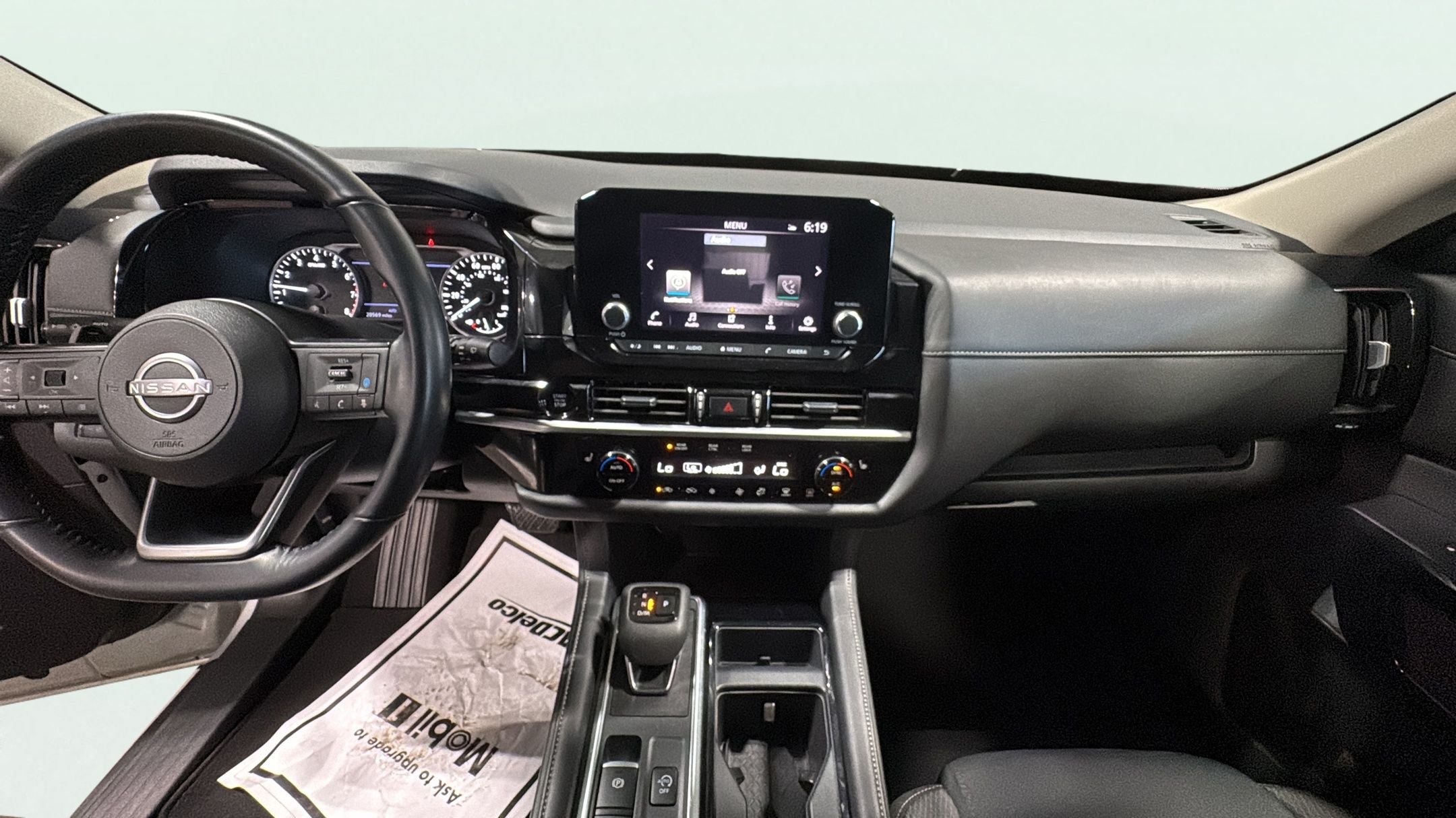 2025 Nissan Pathfinder SV