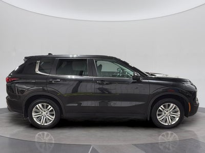 2022 Mitsubishi Outlander ES