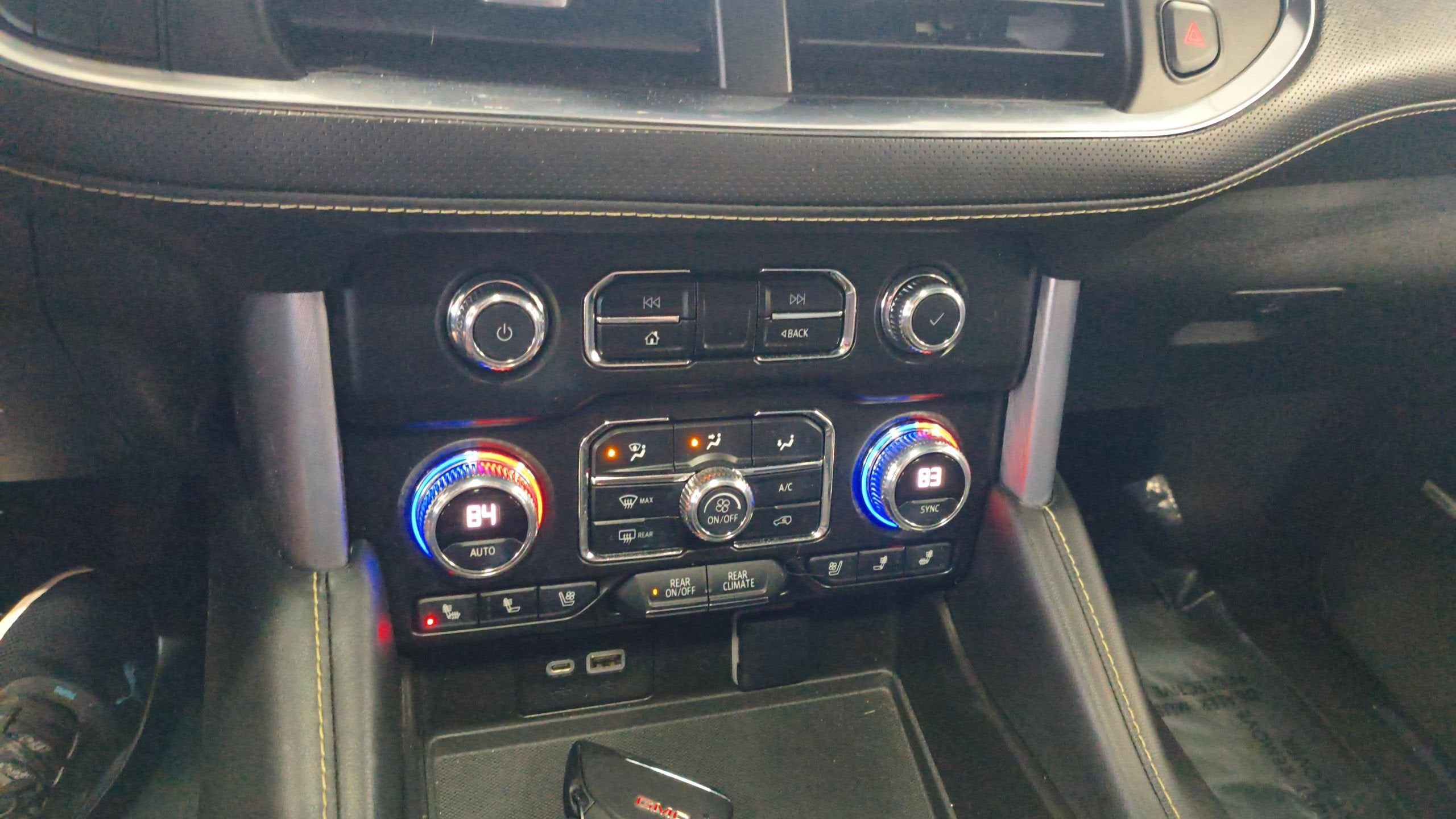 2022 GMC Yukon XL SLT