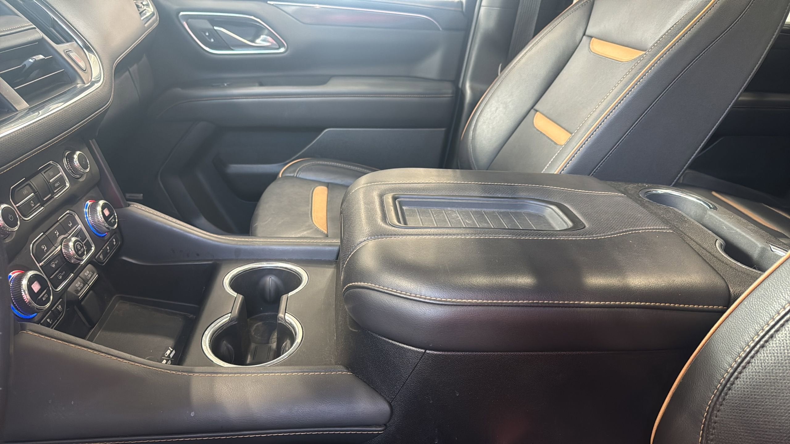 2023 GMC Yukon XL AT4