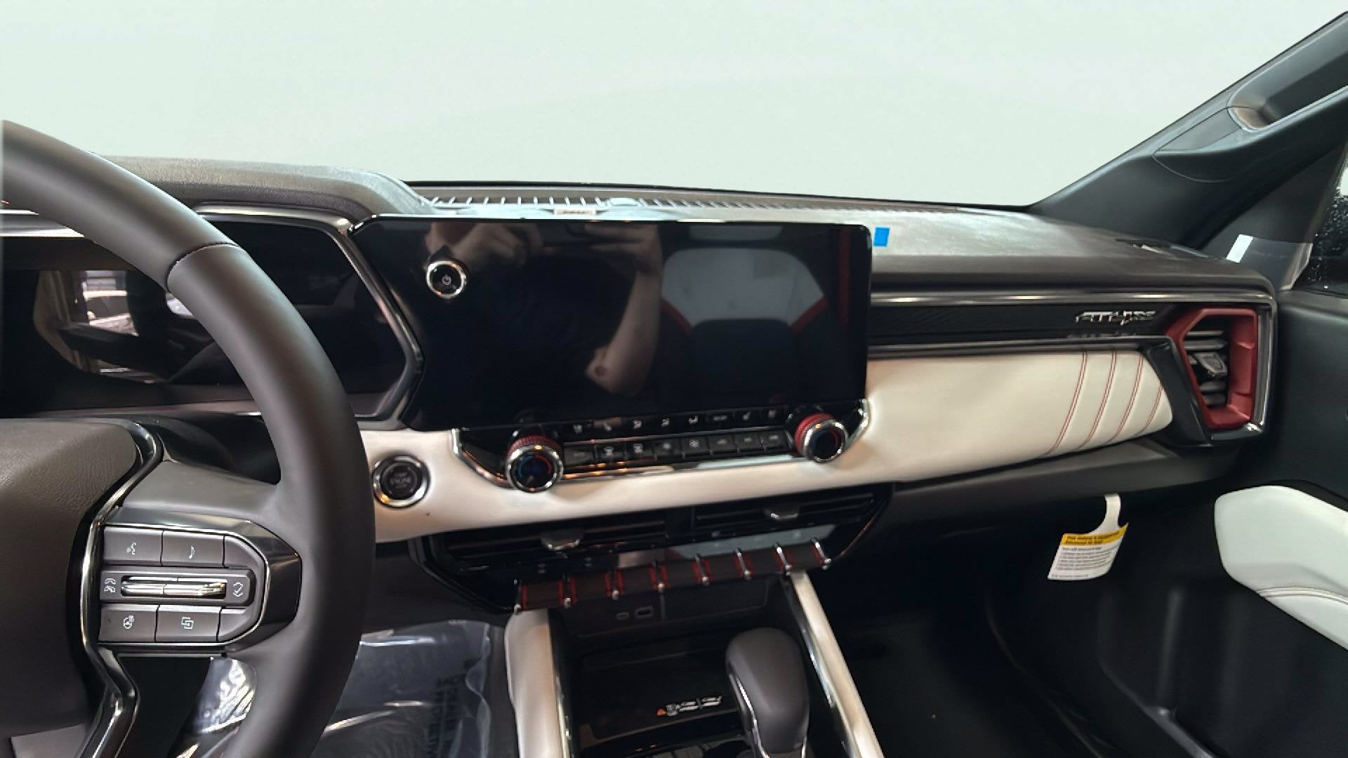 2025 GMC Canyon AT4