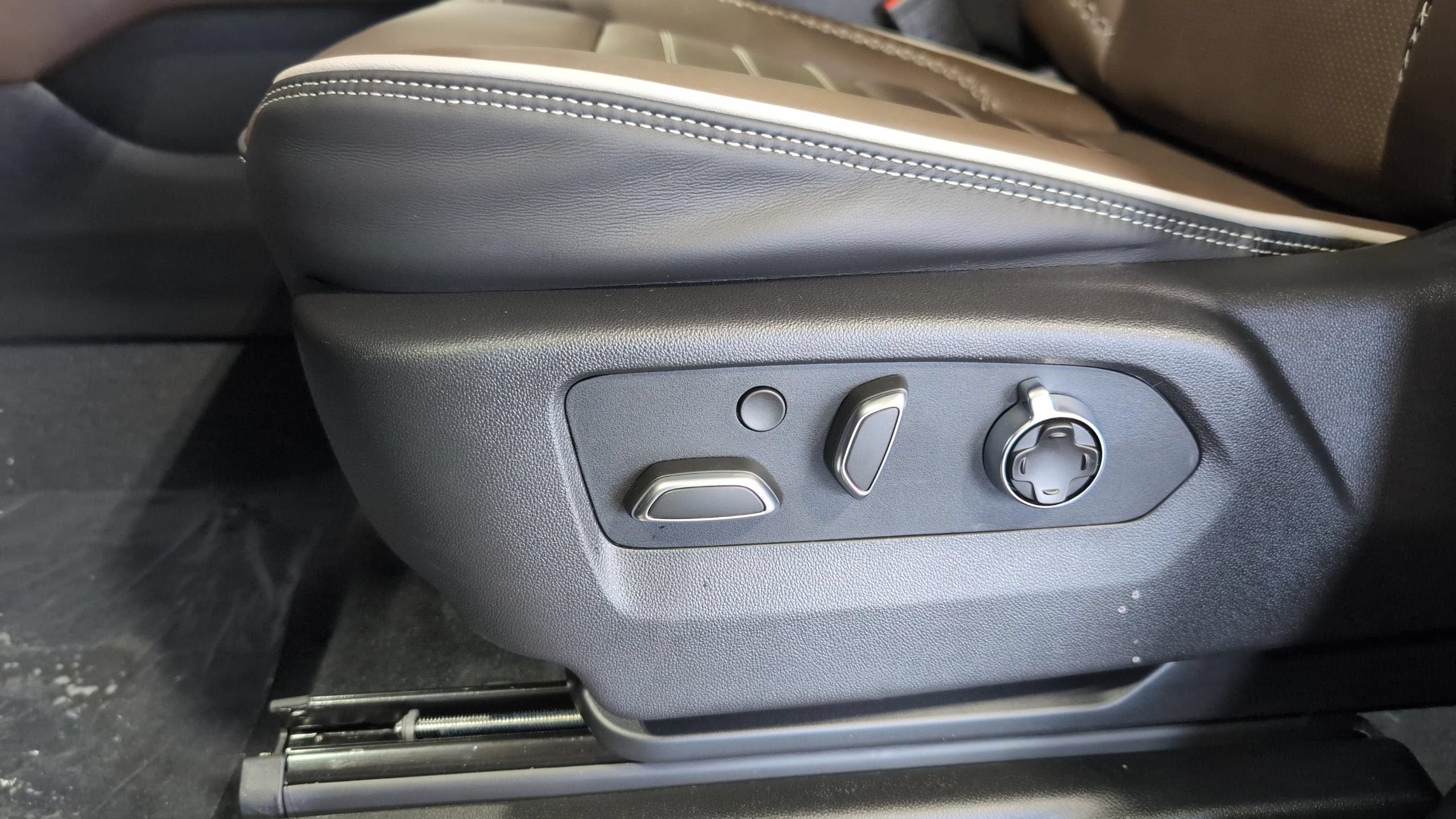 2026 GMC Yukon XL Denali Ultimate - Photo 26