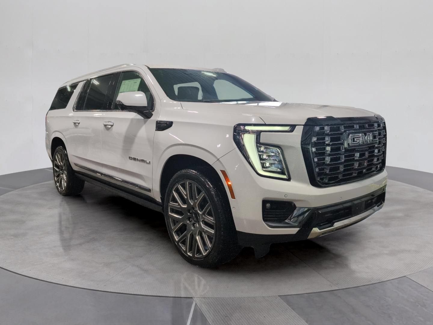 2026 GMC Yukon XL Denali Ultimate - Photo 8