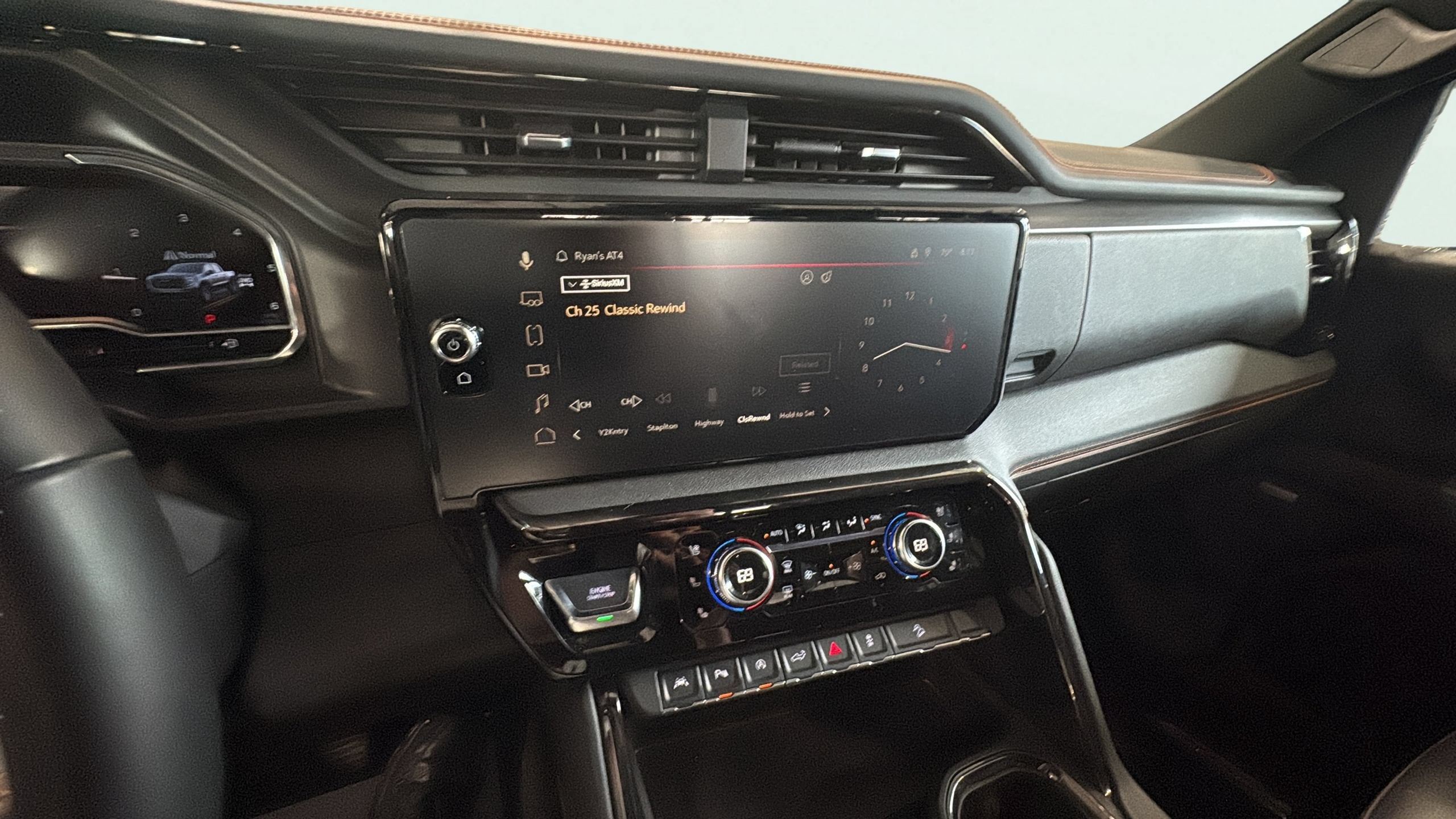 2025 GMC Sierra 1500 AT4