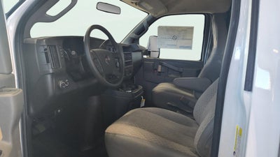 2025 GMC Savana Cutaway 3500 1WT