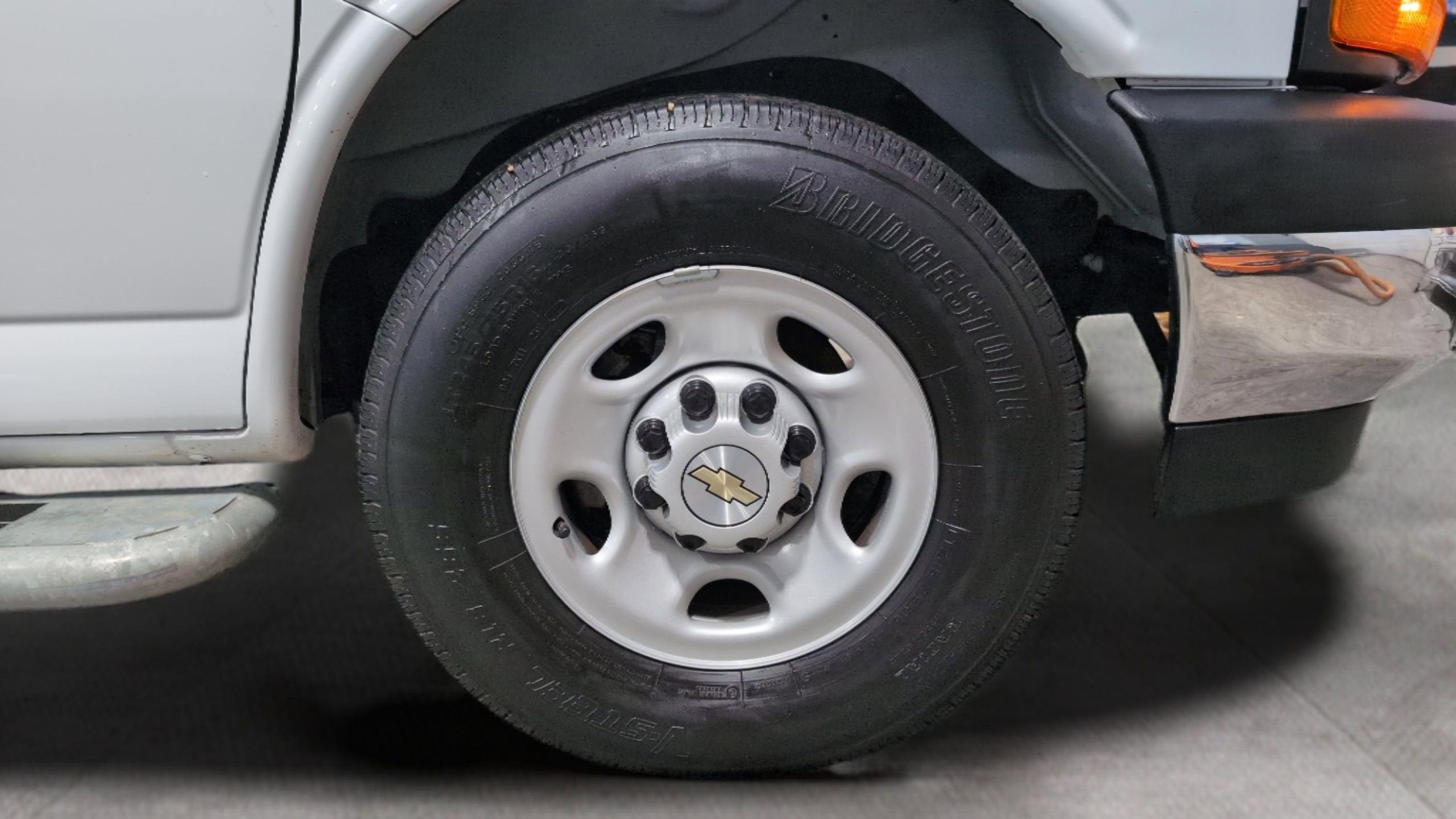 2024 Chevrolet Express Cargo 2500 WT